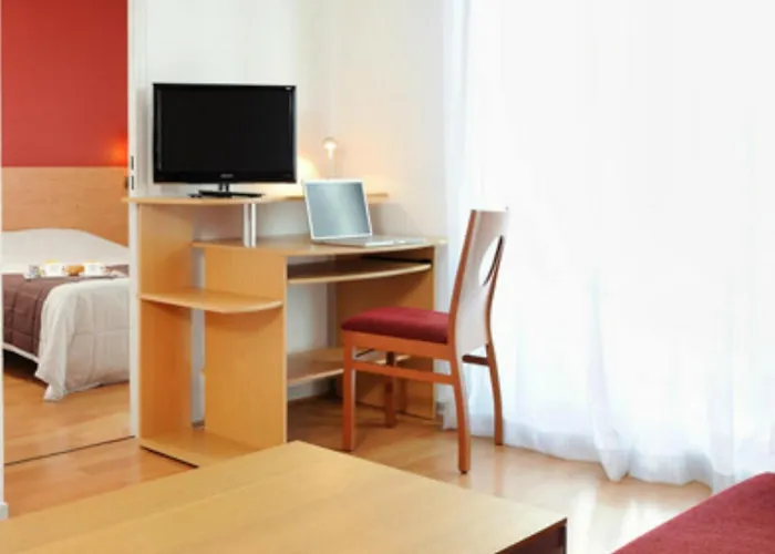 Sejours & Affaires Lyon Park Lane